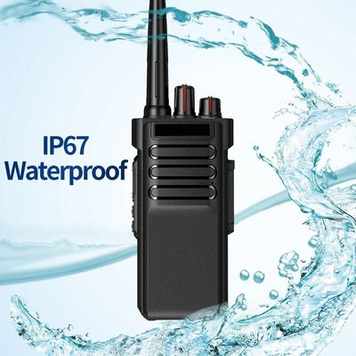 Модное ручное радио-уолки-таки VHF UHF аналоговые интеркомы 10 Вт Уолки-таки IPX7