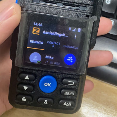 Коммуникация в режиме реального времени с Avaialble OEM 110 * 56 * 34mm Walkie Talkie и цветной дисплей