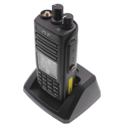 DMR Двухдиапазонный IP67 водонепроницаемый GPS Опциональный 100000 Контакты 131mm*61mm*36mm Цифровое радио