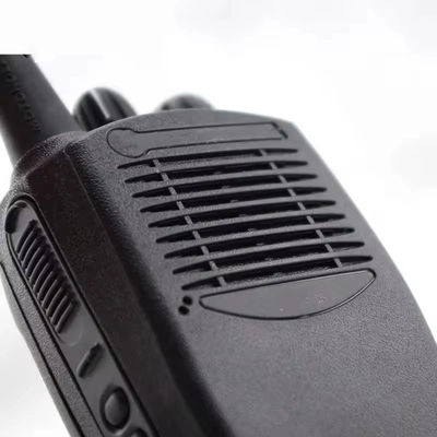 UHF/VHF цифровое радио ручной хостинг с литий-ионной батареей и диапазоном 5-10 км
